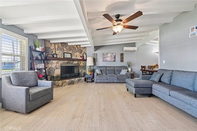 Beautifully maintained 3-bedroom/1.5-bathroom home offering a - photo 4