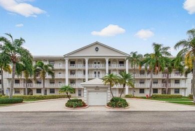 Welcome to this lakefront condominium in Boca Raton offering a - photo 1