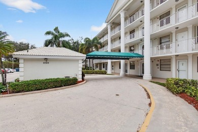 Welcome to this lakefront condominium in Boca Raton offering a - photo 2