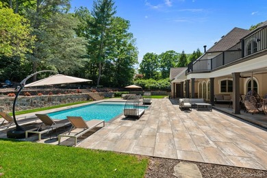 Welcome to this extraordinary Tuscan-inspired estate, gracefully - photo 12