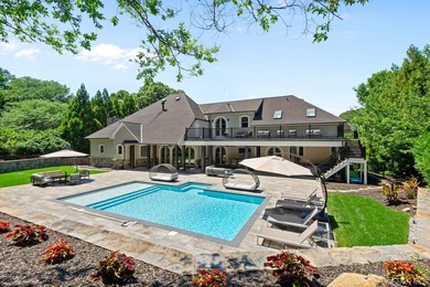 Welcome to this extraordinary Tuscan-inspired estate, gracefully - photo 13