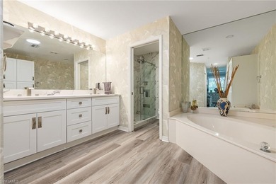 Luxuriously Remodeled Coach Home in Windstar on Naples Bay