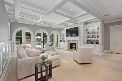 Welcome to this extraordinary Tuscan-inspired estate, gracefully - photo 24
