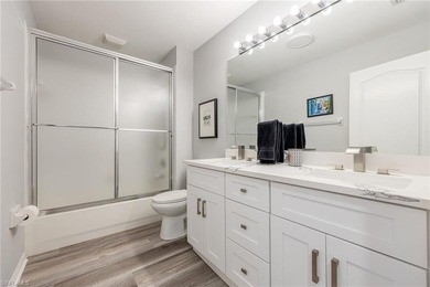 Luxuriously Remodeled Coach Home in Windstar on Naples Bay