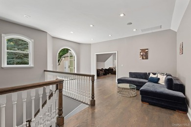 Welcome to this extraordinary Tuscan-inspired estate, gracefully - photo 29