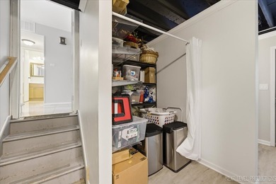 Welcome to this Hoffman Estates Highlands split-level home with - photo 32