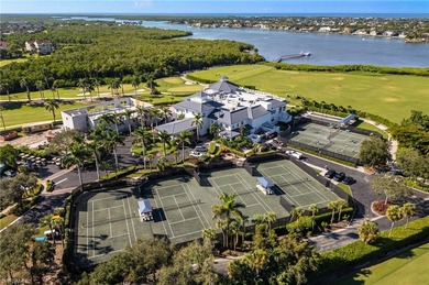 Luxuriously Remodeled Coach Home in Windstar on Naples Bay