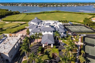Luxuriously Remodeled Coach Home in Windstar on Naples Bay