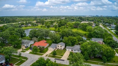 Welcome to this Hoffman Estates Highlands split-level home with - photo 45