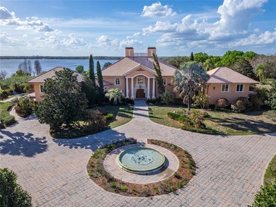 Beyond the gates of Casa Bella, a remarkable lakefront estate - photo 3