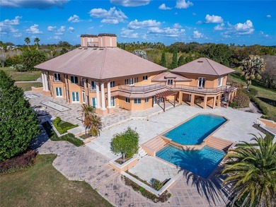Beyond the gates of Casa Bella, a remarkable lakefront estate - photo 5