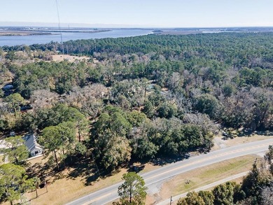 Great investment property! Large .85 Lot. Deep Well. Some - photo 3