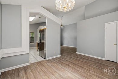 Rare opportunity to purchase in Richmond Hill for UNDER $300,000 - photo 6