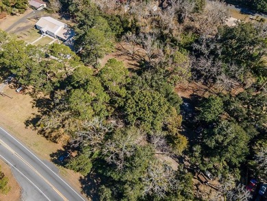 Great investment property! Large .85 Lot. Deep Well. Some - photo 8