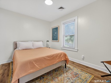 Exceptional opportunity to acquire a thriving six-unit - photo 14