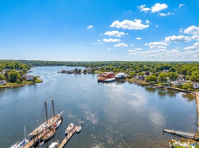 Exceptional opportunity to acquire a thriving six-unit - photo 25