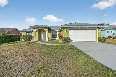 Beautifully maintained 3-bedroom, 2-bath home featuring a NEW - photo 1