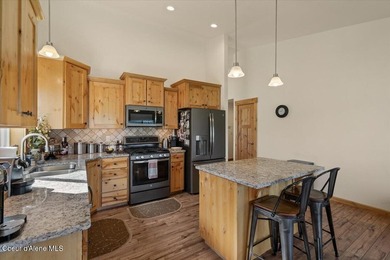 Discover relaxed lakelife living at in the coveted Cove at - photo 11