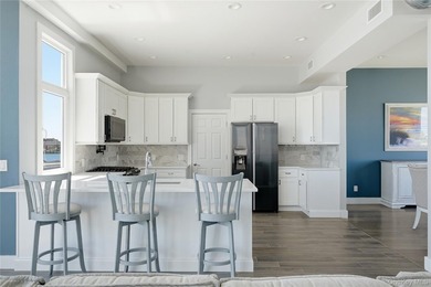 Don't miss this stunning 5-bedroom, 3-bath Waterfront - photo 12