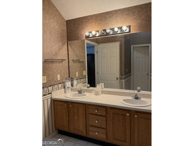 Beautiful one owner home in the prime location of Riverwood - photo 21