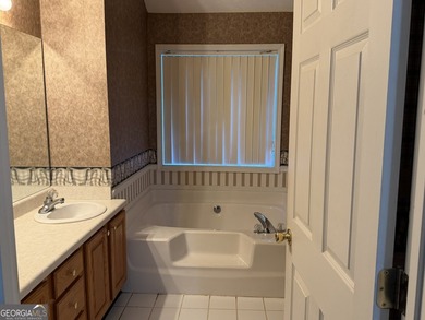 Beautiful one owner home in the prime location of Riverwood - photo 23