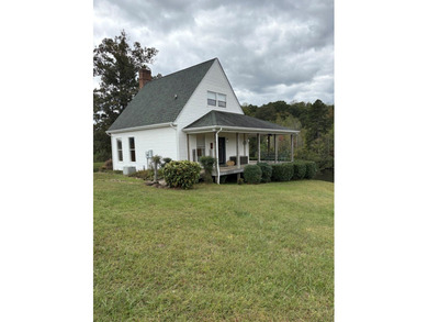 This property has two houses. The information above pertains to - photo 3