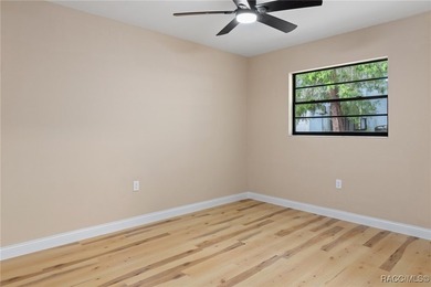 Fabulous Updated 3/2 in Sought-After Riverhaven Village. This - photo 28