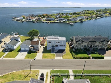 Don't miss this stunning 5-bedroom, 3-bath Waterfront - photo 38