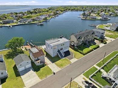Don't miss this stunning 5-bedroom, 3-bath Waterfront - photo 45
