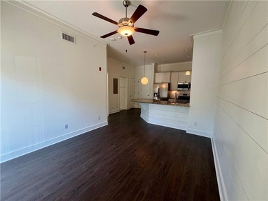 Price reduced. Great location! Walk to pier/village. Fresh paint - photo 5
