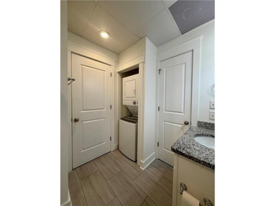 Price reduced. Great location! Walk to pier/village. Fresh paint - photo 10