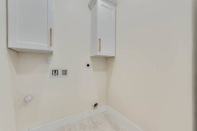 Incredible new construction, on Tom Morris, four bedrooms, two - photo 21