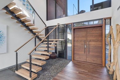 Stunning contemporary 5-bedroom + office waterfront residence - photo 6