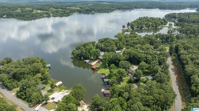 Great location, even better lake views! This move-in ready home - photo 7
