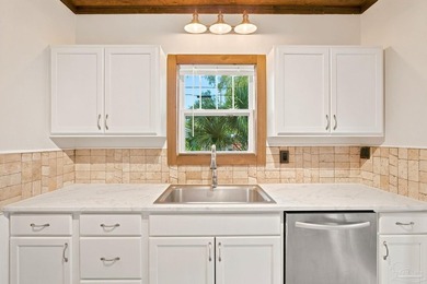 Restored bungalow in the heart of East Hill. This updated 1928 - photo 14