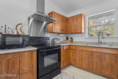 Wow! You'll LOVE this Rare Find in a NON-Flood Zone, Centrally - photo 18