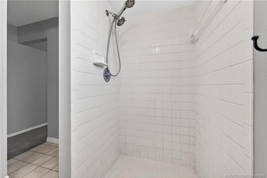 Check out this fantastic starter home or investment opportunity - photo 18