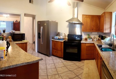 Wow! You'll LOVE this Rare Find in a NON-Flood Zone, Centrally - photo 20