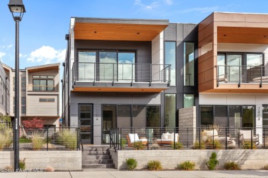 Lake Townhome/Townhouse For Sale in Coeur d Alene, Idaho