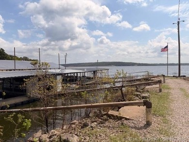 Waterfront One in a Million Lake Condo! Extra-large wood deck - photo 31