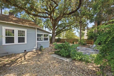 Restored bungalow in the heart of East Hill. This updated 1928 - photo 36