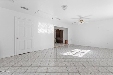 Wow! You'll LOVE this Rare Find in a NON-Flood Zone, Centrally - photo 44