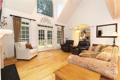 Welcome to this warm and inviting 4-bedroom, 3.5-bath home in - photo 6
