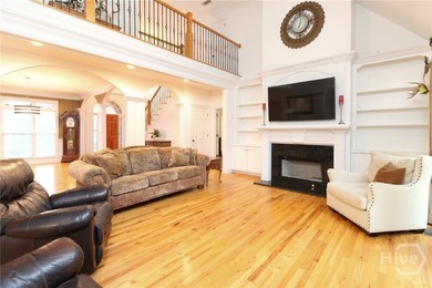 Welcome to this warm and inviting 4-bedroom, 3.5-bath home in - photo 7