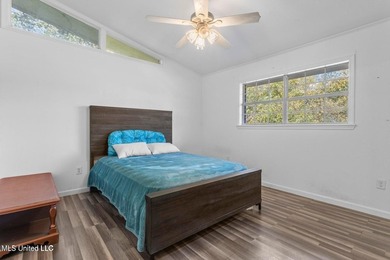 Wow! You'll LOVE this Rare Find in a NON-Flood Zone, Centrally - photo 48