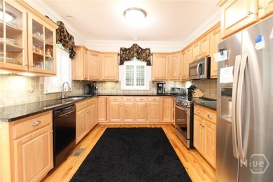Welcome to this warm and inviting 4-bedroom, 3.5-bath home in - photo 10