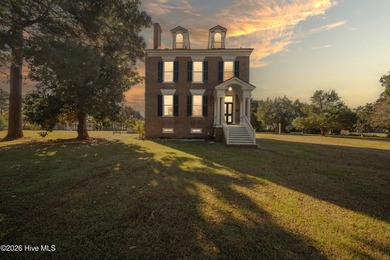 Gracefully positioned along the quiet shores of the Albemarle - photo 2