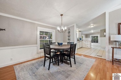 Discover lake living in this charming 3 bedroom, 2 bathroom home - photo 13