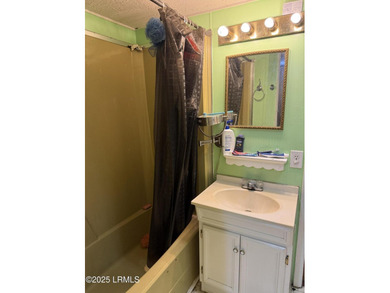 HUGE PRICE REDUCTION! Owners say sell! Privacy, lots of room for - photo 17