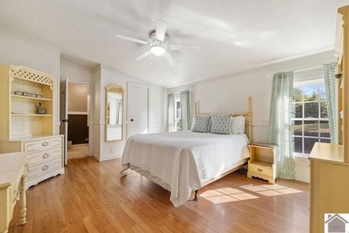 Discover lake living in this charming 3 bedroom, 2 bathroom home - photo 22